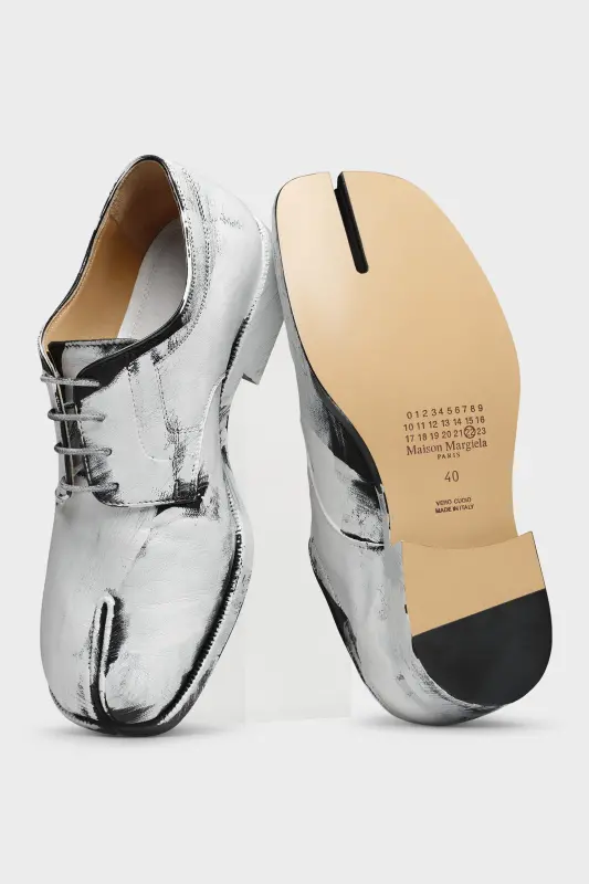 Maison Margiela Tabi Bianchetto Brogues Black Black and White online