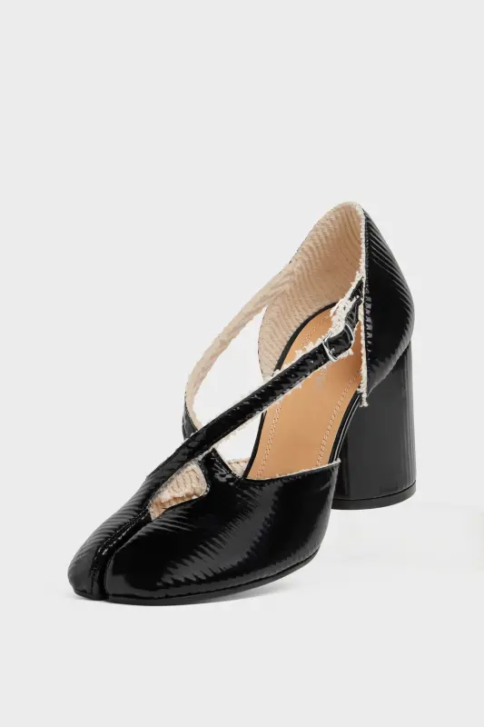 Maison Margiela Womens Black Leather Tabi Décolleté Black online